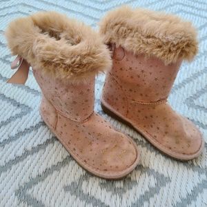 Suede-look blush pink boots with faux fur lining, size 11 (girls)